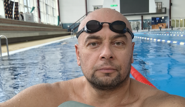 Brno má světový rekord. Rostislav Vítek zazářil na evropském šampionátu v zimním plavání