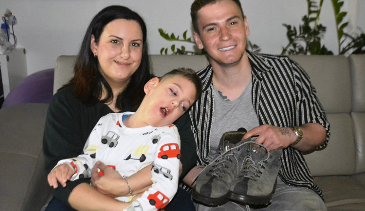 Ušel cestu z Třebíče do Milána. Teď Nico Moro pomůže čtyřletému Damiánkovi