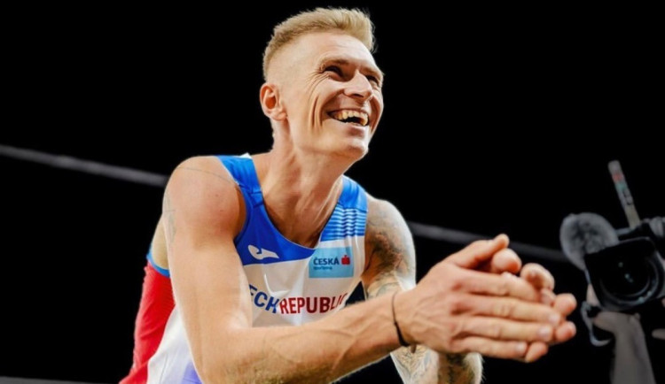 Dálkař Juška jedenáctým halovým titulem vyrovnal rekordmana Bábu, skončil přes osm metrů