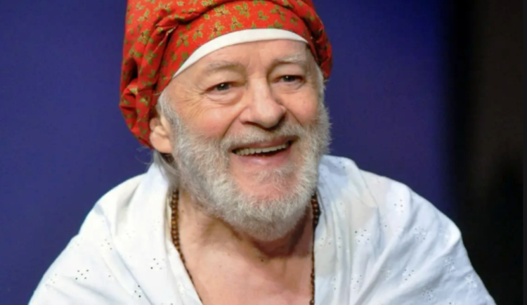 Herec Pecha vyrůstal v třebíčské Borovině. Měl celoživotní potíže při učení textů