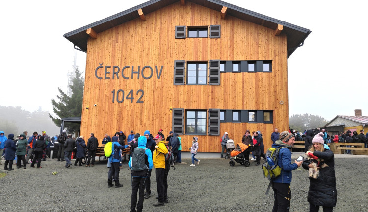 Horská chata na Čerchově u turistů boduje. Dříve armádní objekt město přestavělo