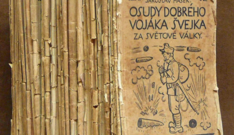 Před 105 lety poprvé vyšel Haškův Švejk. Znáte význam slovesa švejkovat?