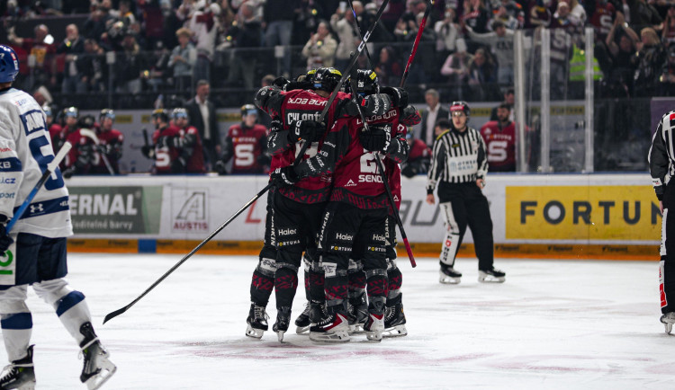 Sparta se probila do čtvrtfinále, v klíčové bitvě zdolala Kladno v nastavení