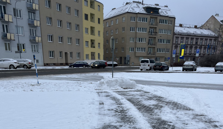 Zima ještě postraší. Studená fronta přinese na jih Moravy déšť a možní i sníh