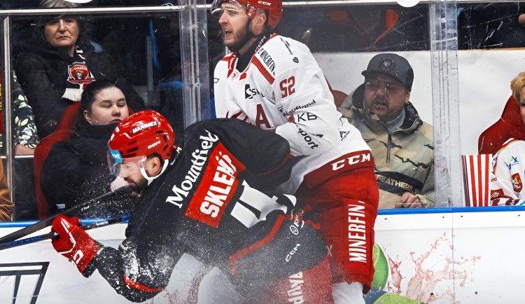 Hradec končí, Třinec postupuje do semifinále