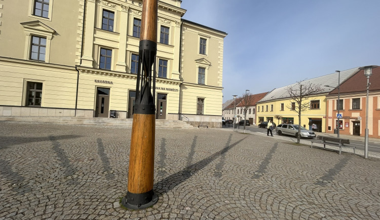 VIDEO: Letní čas v Třešti začne později. Sluneční hodiny se posunou až v úterý