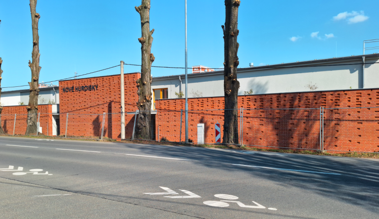 Otrokovická otočka: Město slíbilo pomoc slabším. Přišlo ale s nájmy, na které nedosáhnou