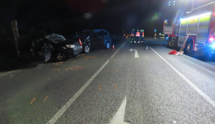 Opilý řidič jel u Rozběřic skoro dvoustovkou, při nehodě zemřela pětadvacetiletá žena