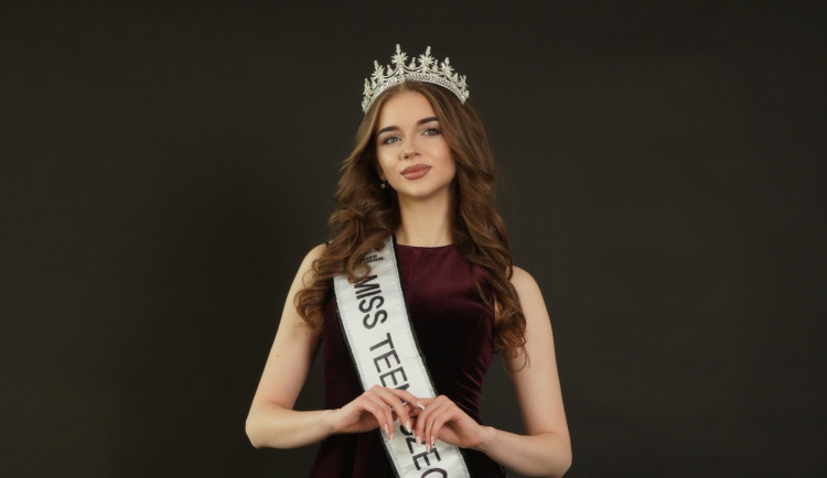 Studentka a umělkyně z Brna bojuje o titul nejkrásnější teenagerky na světě