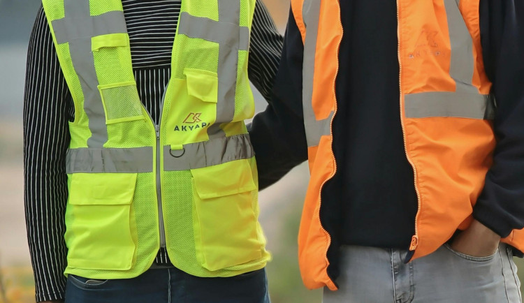 Kradli v převleku za ostrahu. Kamufláž nevyšla, dvojice z Brna za to draze zaplatí