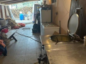 Průšvih podniku na dálnici před Brnem. Inspektoři zavřeli část motorestu u Toma