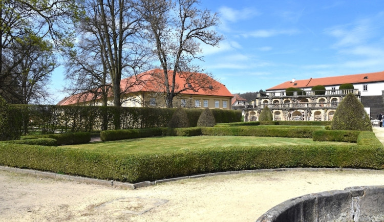 Na obnově barokních teras zámku v Zákupech budou spolupracovat památkáři, kraj a město