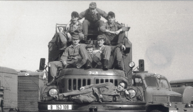 Jakešovo gestapo? Jen dvacetiletí kluci, vzpomíná bývalý spojař Oldřich Vítek na vojnu