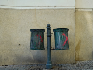 ANKETA: V centru Brna jsou po dvaceti letech nové koše. Pojmou dvakrát více odpadu