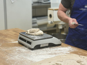 Vilém a Tomáš pekli první bagety v garáži. Teď jejich pečivo milují Brňané i Pražané