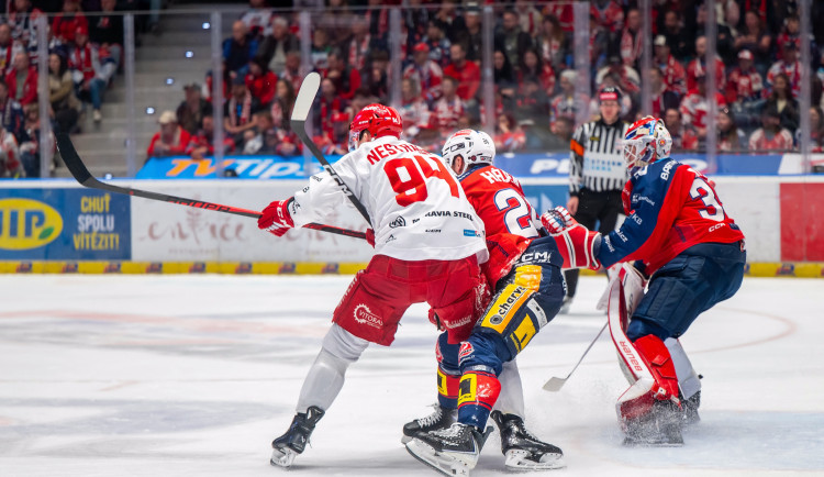 Třinec ztratil páté finále v Pardubicích těsně před koncem