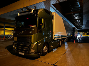 Jízda na cizí kartu i falešné pauzy. Kontrola v Lanžhotě odhalila prohřešky kamioňáků