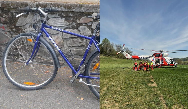 Cyklista se zřítil do řeky i s kolem. S těžkými zraněními ho transportoval vrtulník