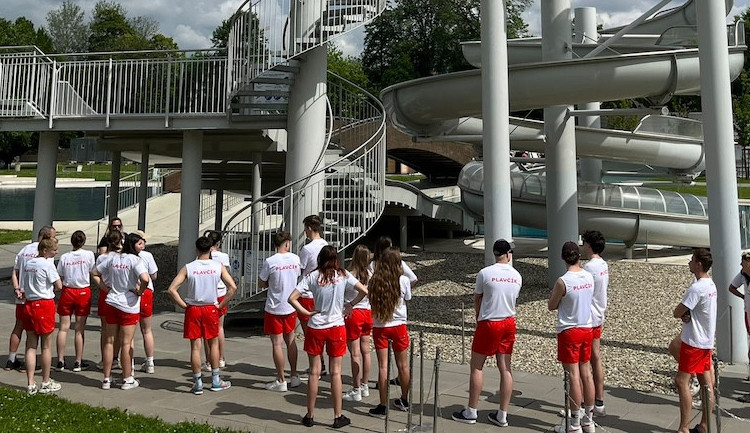 V Brně brzy začne koupací sezona. Plavčíci si nacvičují krizové situace