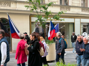 Stovky lidí vyšly v Brně do ulic za veřejnoprávní média. Kritizují plánované změny financování