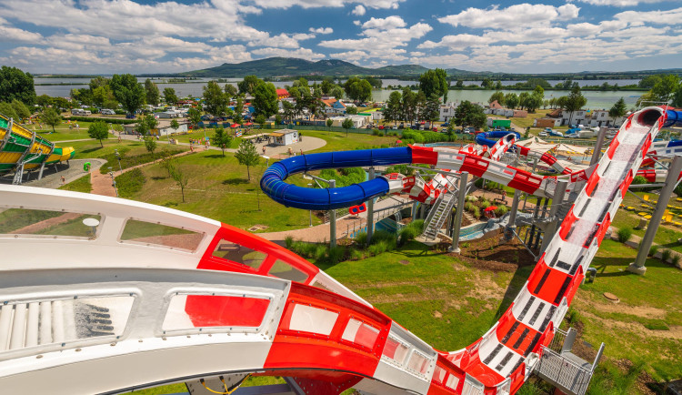 Aqualand Moravia otevírá venkovní letní areál o červnových víkendech