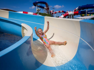 Aqualand Moravia otevírá venkovní letní areál o červnových víkendech