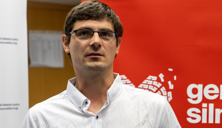 Zachránil život řidiči i spolujezdkyni. Statečný muž pomáhal při havárii u Bučovic