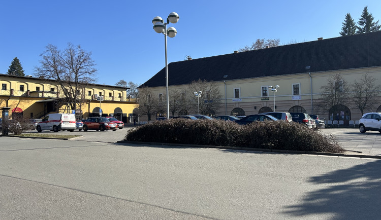 Hradec musí přehodnotit tendr u kasáren. Vítěz byl o 46 milionů dražší