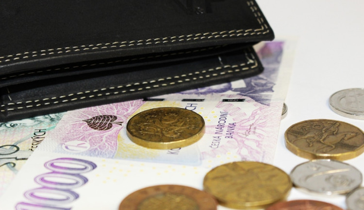Dluh obyvatel Česka vzrostl na 4,22 bilionu korun
