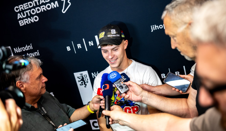 Salač zajel v Brně traťový rekord a ovládl třetí trénink Moto2