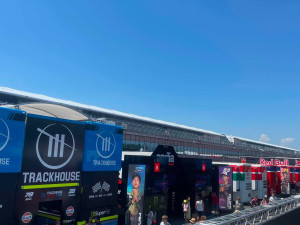 FOTO: MotoGP v Brně láká davy. Podívejte se na sobotní atmosféru kolem okruhu