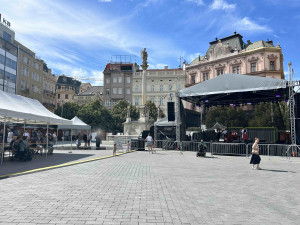 Světová muzika a jídla. Lidé v Brně zahájili svatojánské slavnosti