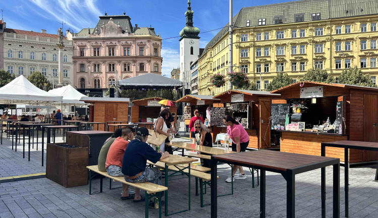 Světová muzika a jídla. Lidé v Brně zahájili svatojánské slavnosti