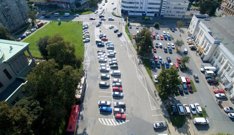Vylidní se centrum o víkendu? Změny pravidel parkování v Olomouci spustily bouřlivou debatu