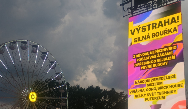 Silný déšť zasáhl Moravskoslezský kraj. Festival Colours of Ostrava pozastavil program
