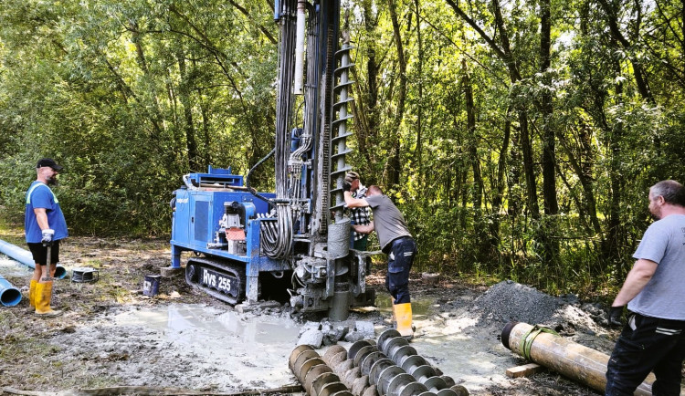 Bohumín se připravuje na záplavy. V Nové Vsi testuje odvodňovací vrty