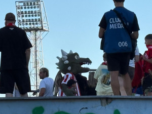 FOTO: Brno, b*zerantů plno. Fanoušci Sparty dorazili na stadion Zbrojovky