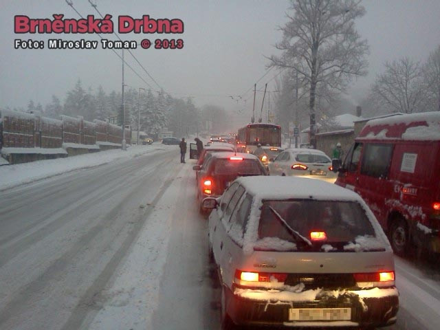 Sníh způsobil kolaps brněnské dopravy