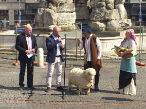 Libor Šťástka (vlevo) v pondělí uzamknul Zelný trh, foto: Brněnská Drbna, David Zouhar