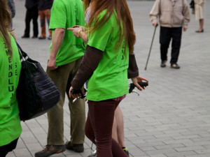 Brněnští studenti vztyčili na náměstí Svobody májku, foto: Brněnská Drbna, Miroslav Toman