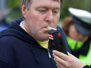 Policisté odměňovali řidiče nealkoholickým pivem, foto: Brněnská Drbna, Miroslav Toman