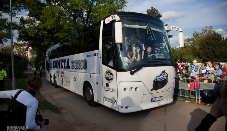 Tisíce fanoušků přivítaly trofej pro druhý tým extraligy, foto: Brněnská Drbna, Miroslav Toman