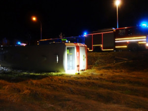 Havarovaný autobus u Ořešína, foto: HZS JMK