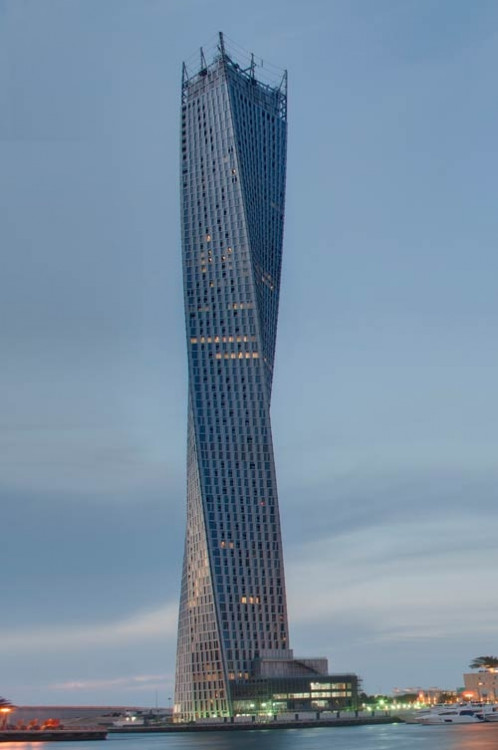 Cayan tower ve Spojených arabských emirátech, foto: Cayan.net