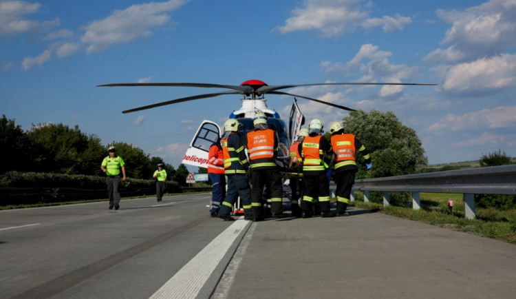 Řetězová nehoda kamionů ve čtvrtek zablokovala dálnici D1