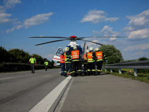 Řetězová nehoda kamionů zablokovala dálnici D1, foto: HZS JMK