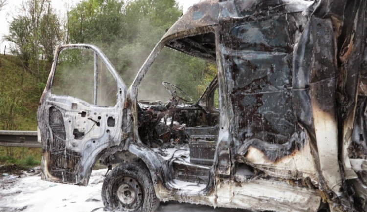 Na D2 u Brna se srazilo devět aut, zraněno je sedm lidí