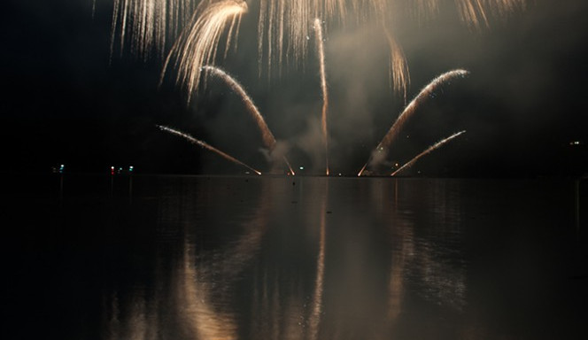 Alpha Pyrotechnie (Francie) - Jak chlapec potkal dívku