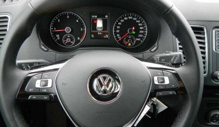 Volkswagen Sharan testovaný v brněnském Das Welt Auto