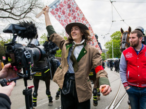 Brnem pochodovala krajní pravice. Odpůrci odpovídali bubnováním a zpěvem, Autor: Tomáš Hrivňák